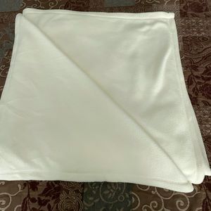 Home Classics Ivory Queen/Full Fleece Blanket